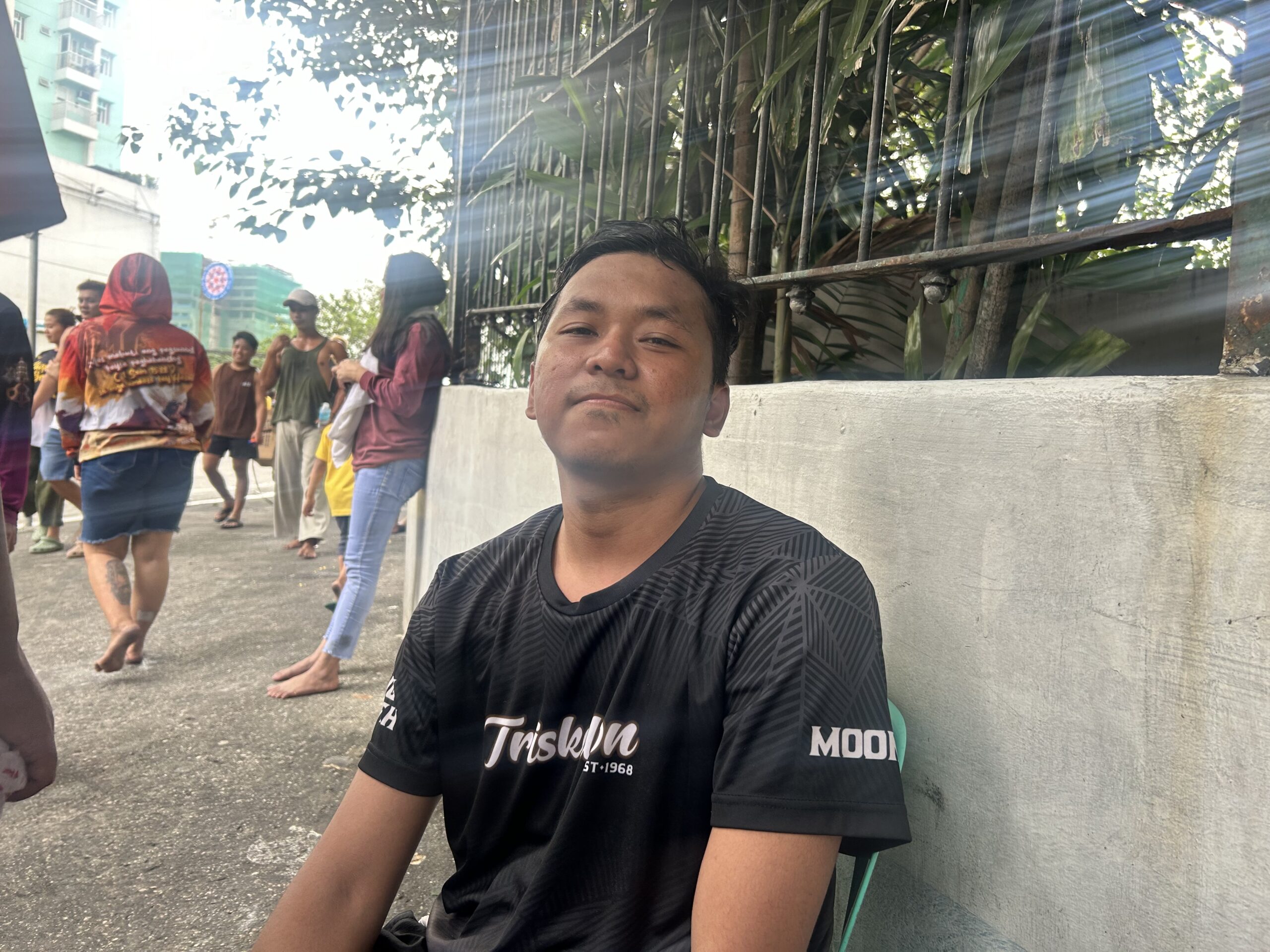 Jason Angcajas, a 26-yead-old Nazareno devotee joins this year’s Traslacion as a continuation of his father’s devotion for their family. (Photo from Dianne Sampang/INQUIRER.net)