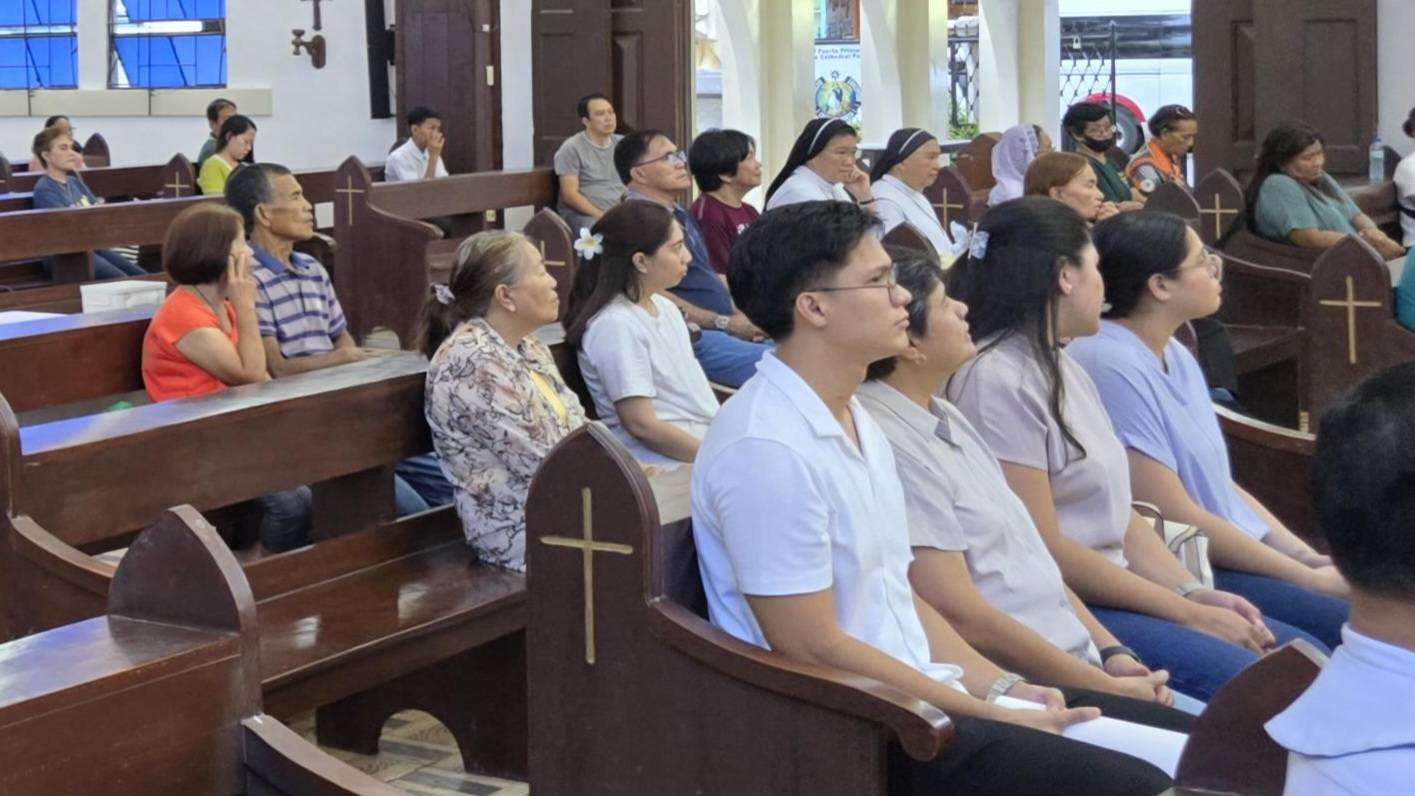 Ang hustisya para sa pamilya Gerry at mga kaibigan ng pinatay na broadcaster na si Dr. Gerry Ortega ay dumalo sa isang misa sa Immaculate Conception Cathedral sa Puerto Princesa City noong Biyernes upang gunitain ang kanyang ika -14 na anibersaryo ng kamatayan.