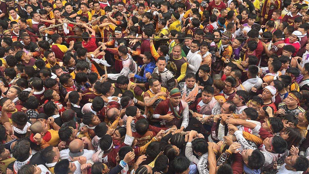 Traslacion 2025: Almost 200,000 devotees in vicinity of Quiapo Church