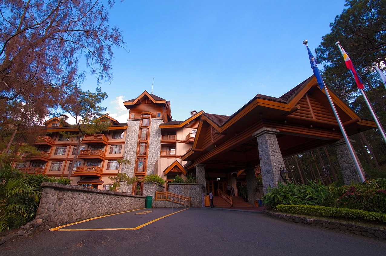 ‘CAUGHT IN THE CROSSFIRE’ Unit owners of residential villas and hotels inside Camp John Hay, like The Manor shown in this 2012 photo, have turned to President Marcos for help in upholding theirrights, saying they were ‘unjustly caught in the crossfire’ of a contractual dispute between the government and the developer of the former American base in Baguio City. 