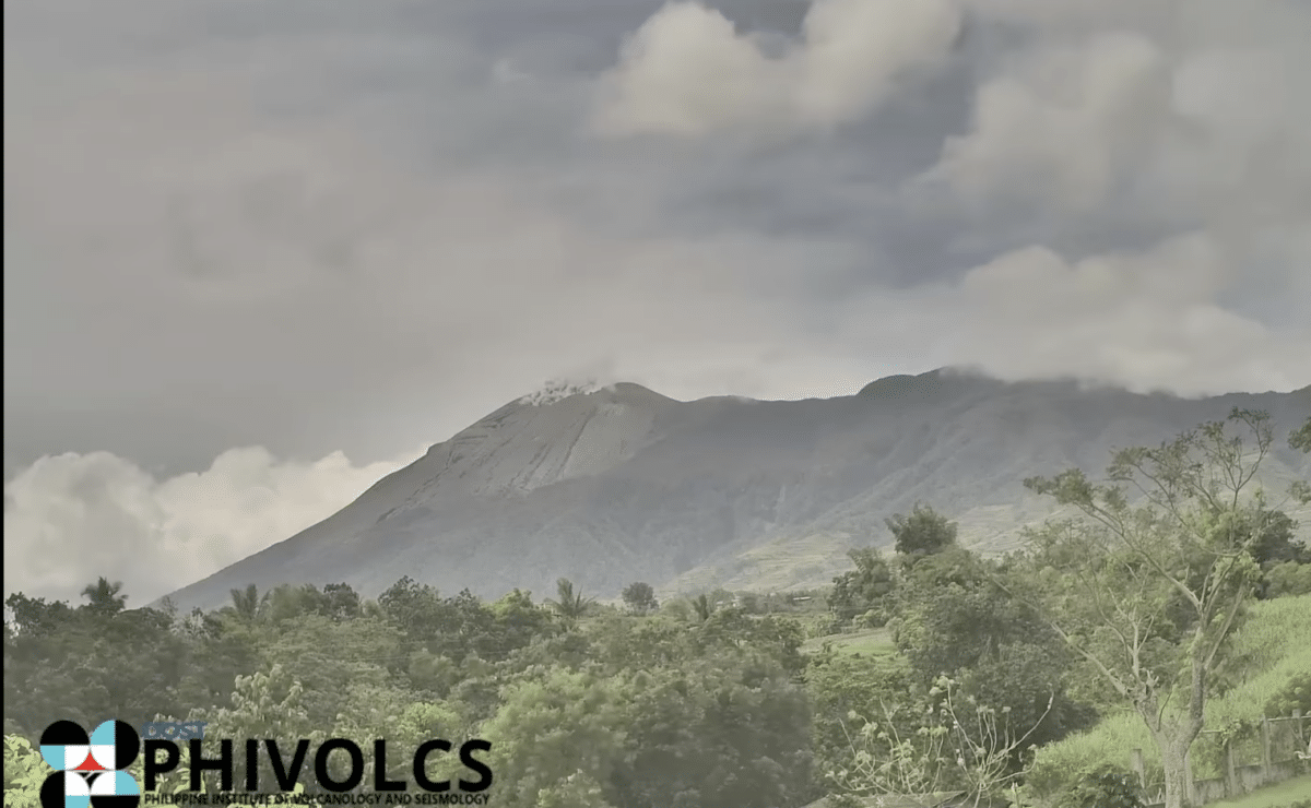 Kanlaon Volcano emits ash, logs 12 quakes