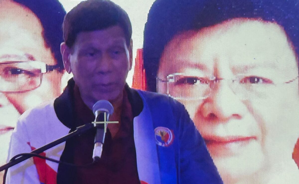 Sinasabi ng ex-president na si Duterte na gumagamit ng heroin si Marcos