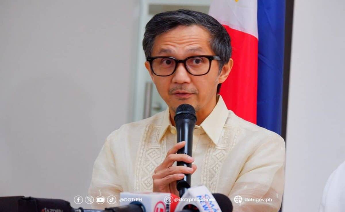 DOTr Sec. Vince Dizon speaking before a media conference.
