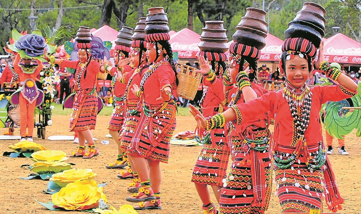 UNTOLD STORIES Baguio’s story has been shaped by different events and perspectives from Ibaloys who were displaced whenthe American colonial government built the city to the people who went through the horrors of World War II, martial lawand the protests in the city during the 1986 People Power Revolution that defied the Marcos regime, according to urban planner Mary Ann Alabanza Akers.