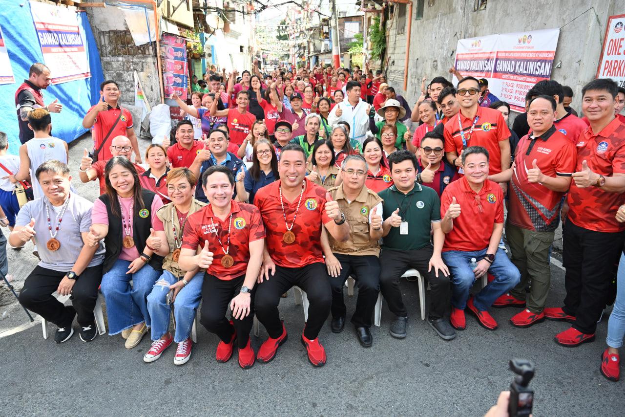 Bilang tugon sa pagtaas ng bilang ng mga kaso ng dengue sa Metro Manila, pinangunahan ng Mayor City Mayor Francis Zamora ang isang citywide cleanup drive noong Marso 1, 2025, sa F. Roman Street, Barangay Balong Bato. Nanawagan si Mayor Zamora para sa isang pinalakas na paglilinis ng lungsod upang maalis ang mga potensyal na bakuran ng lamok at protektahan ang mga residente.