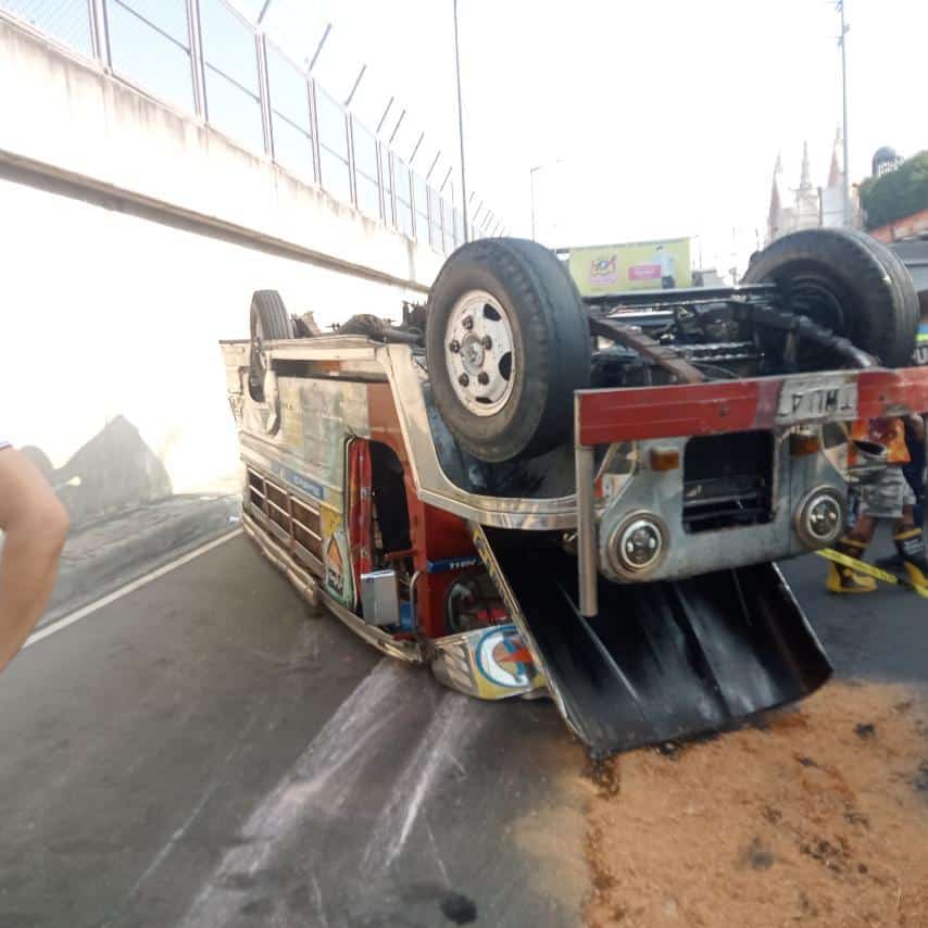 Two individuals died, while 16 other passengers sustained injuries due to a vehicular accident along Commonwealth Avenue in Quezon City on Sunday morning, according to police.