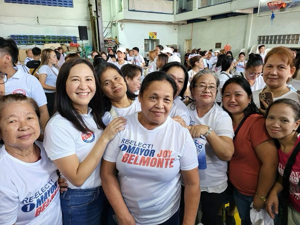 QC Mayor Joy Belmonte with supporters
