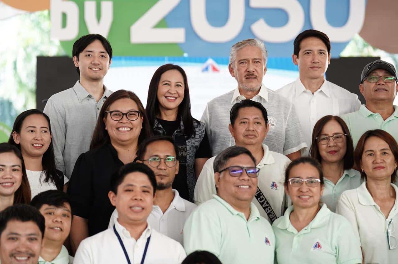 Mayor Belmonte with city officials and former sen. Tito Sotto on zero carbon in 2050 campaign of the QC LGU