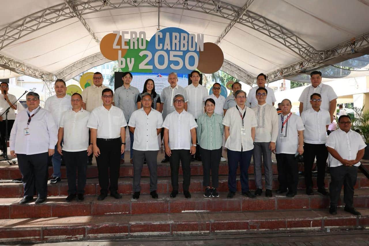 Mayor Belmonte kasama ang mga opisyal ng lungsod at dating sen. Tito Sotto sa Zero Carbon sa 2050 Kampanya ng QC LGU
