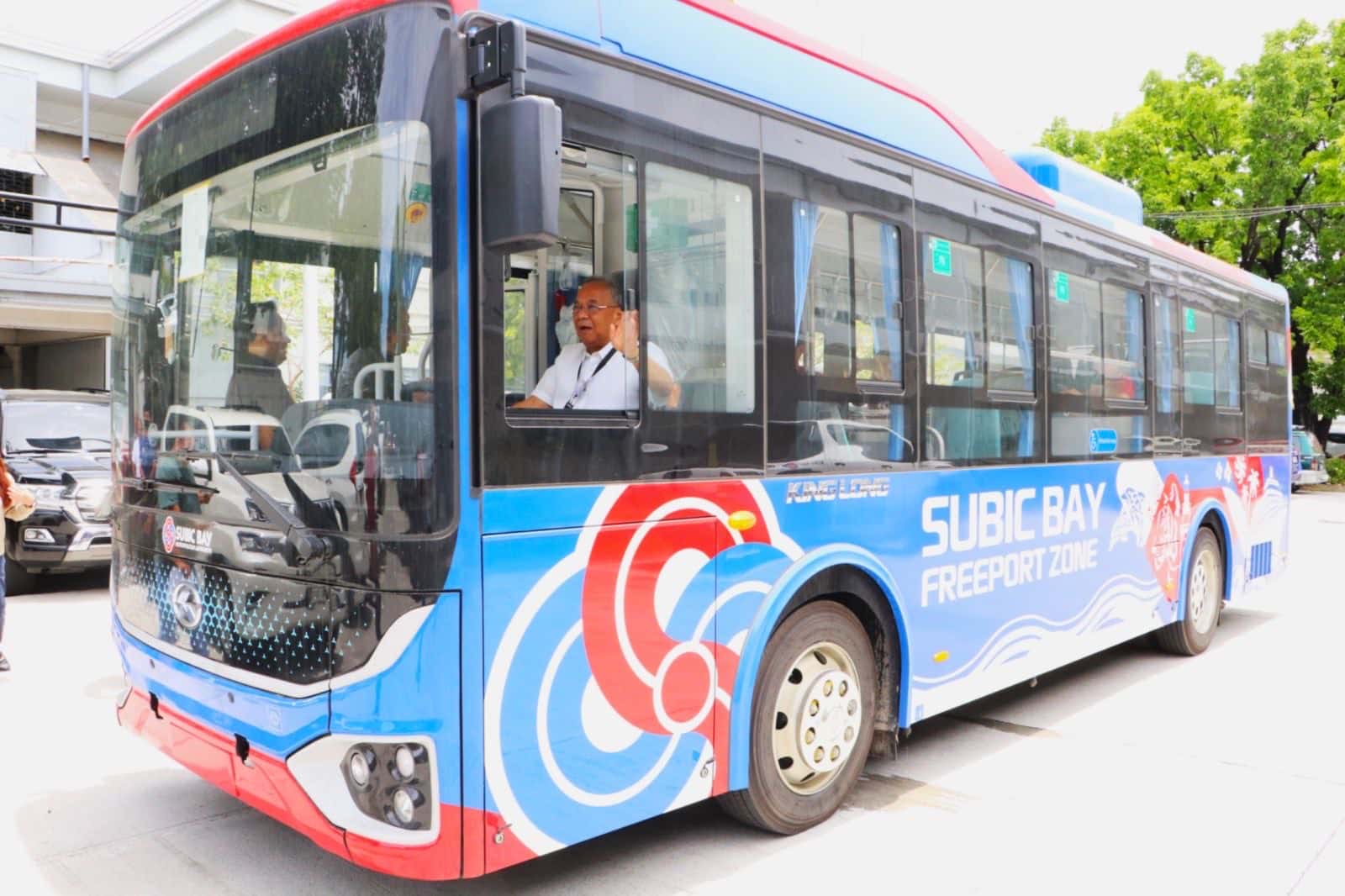 One of the newly acquired electric buses that will travel within the Subic Bay Freeport is introduced to the public. 