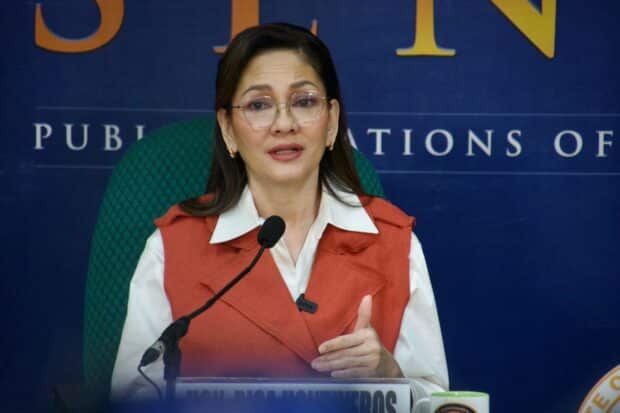 Hontiveros hopeful of antidynasty measure's passage