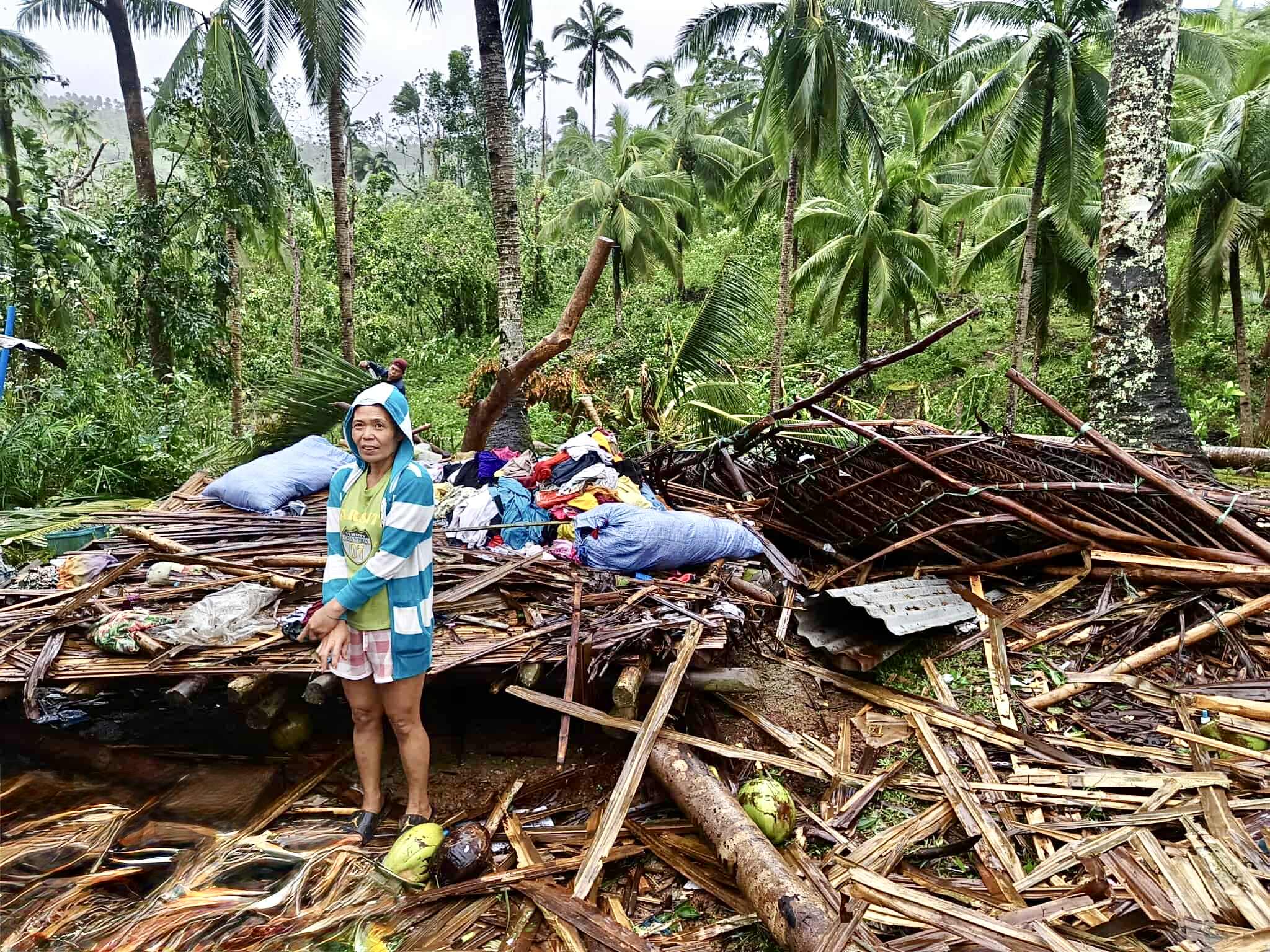 Marcos leads distribution of aid in Opong-hit areas in Masbate