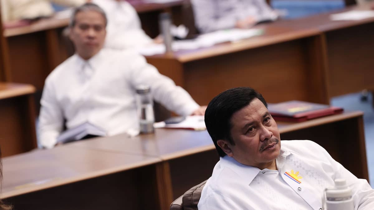 Estrada, Villanueva ready to open bank accounts