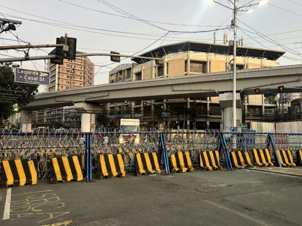 LOOK: Shipping containers, barbed wire block Mendiola Peace Arch