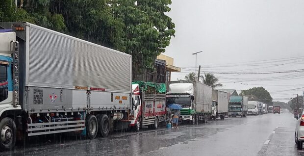 Thousands stranded but no travel casualties