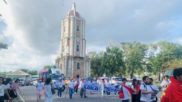 Iloilo protesters:  Corrupt people in gov't must be held accountable 
