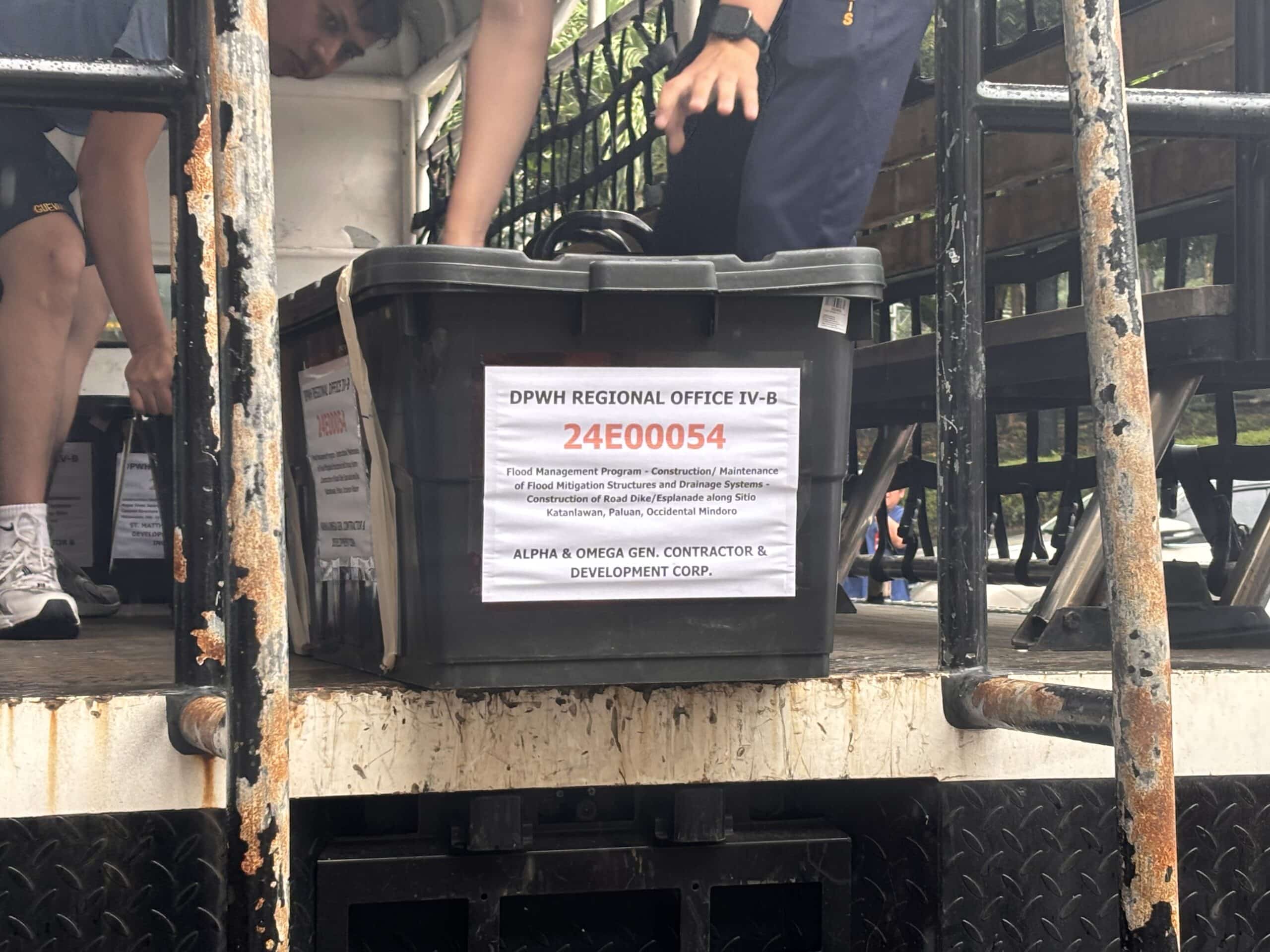 LOOK: CIDG brings to ICI 15 boxes of documents of alleged ghost projects