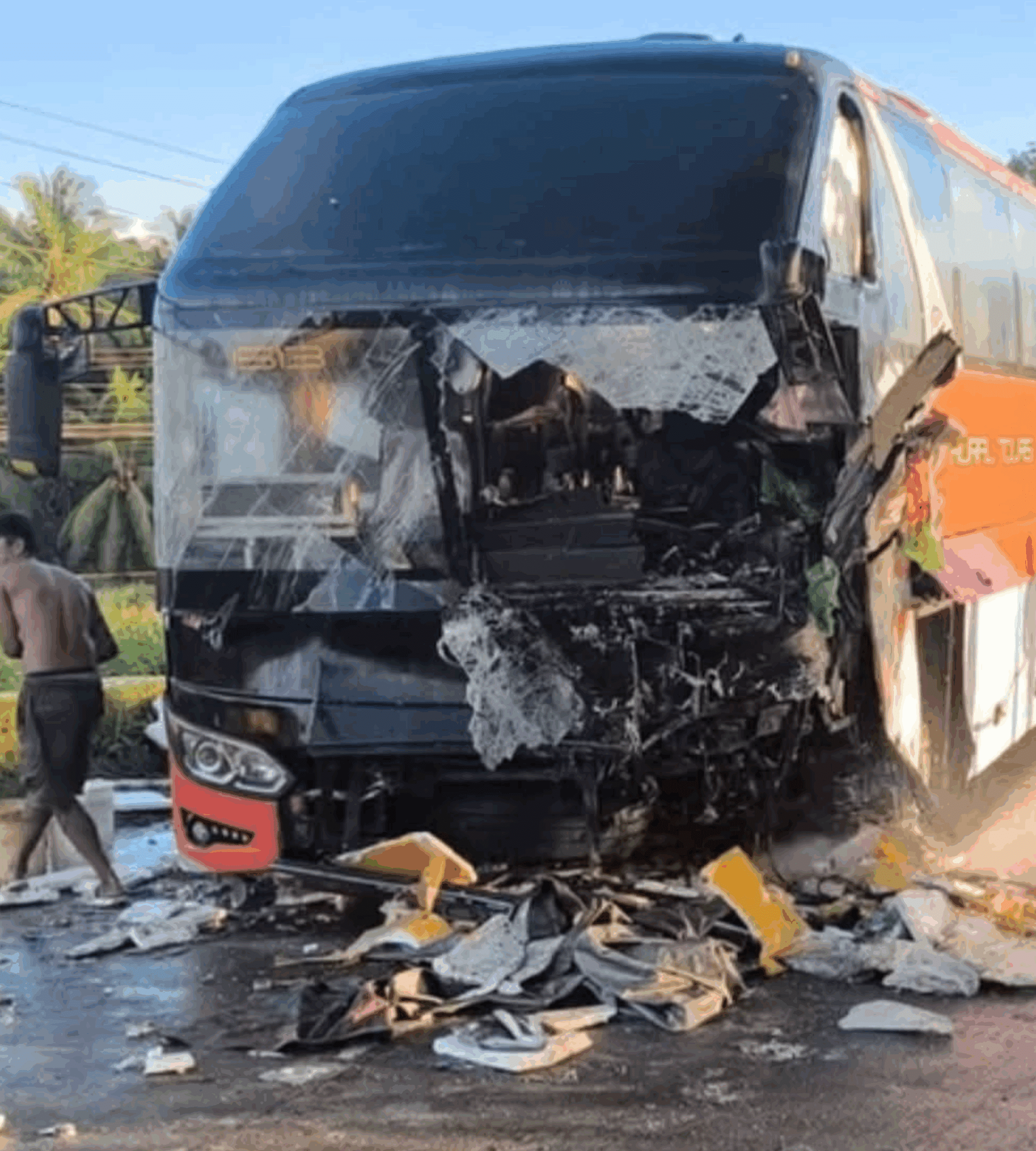 1 dead after fish truck, bus collide in Zamboanga Sibugay