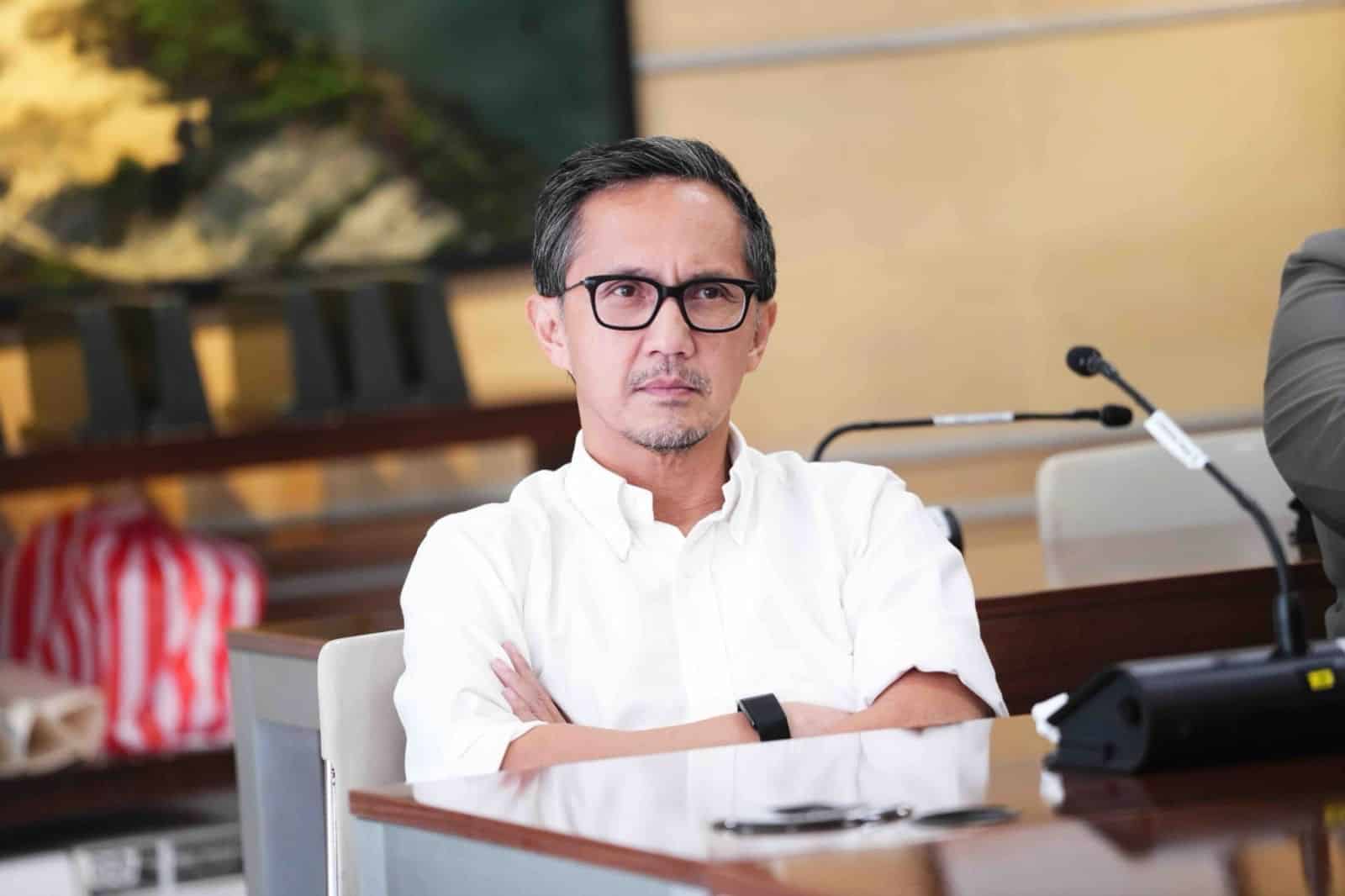 Senators fire back at Dizon: We trust you, not DPWH officers