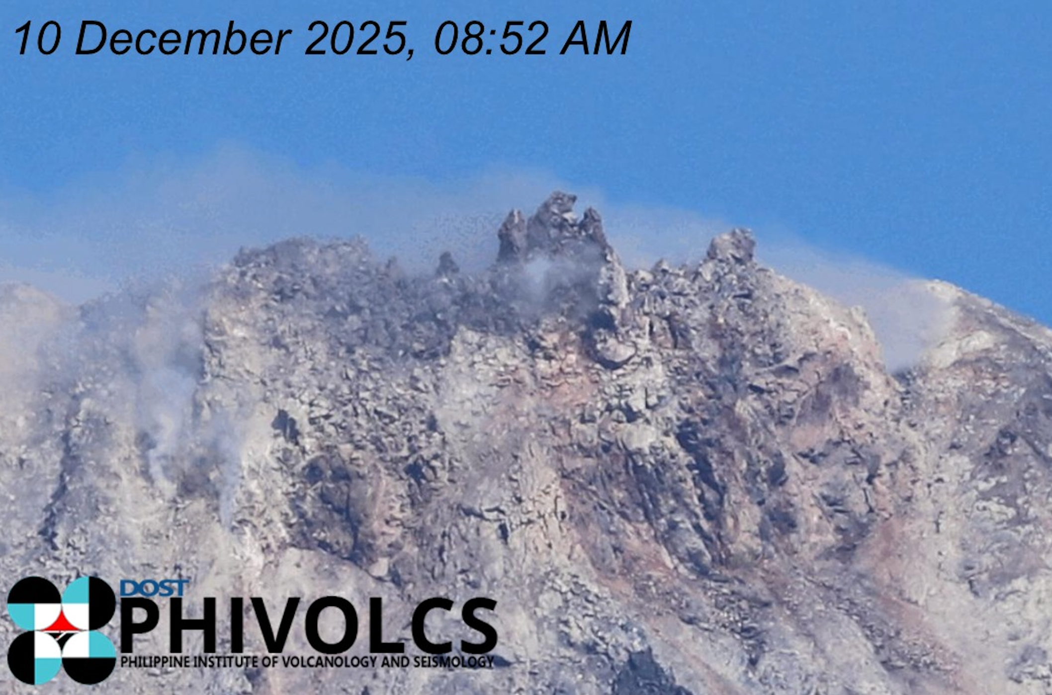 Caap warns airmen: Avoid flying near Mayon Volcano