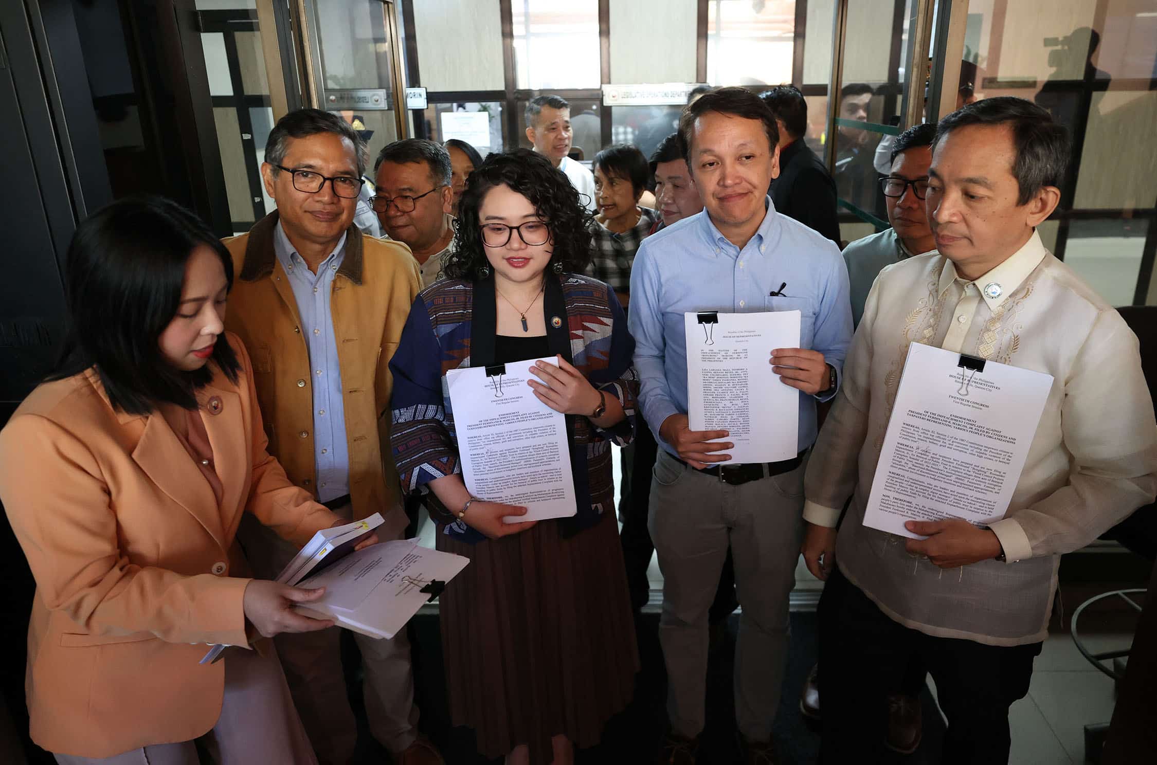 Marcos impeach raps’ sufficiency in substance to be determined Wednesday