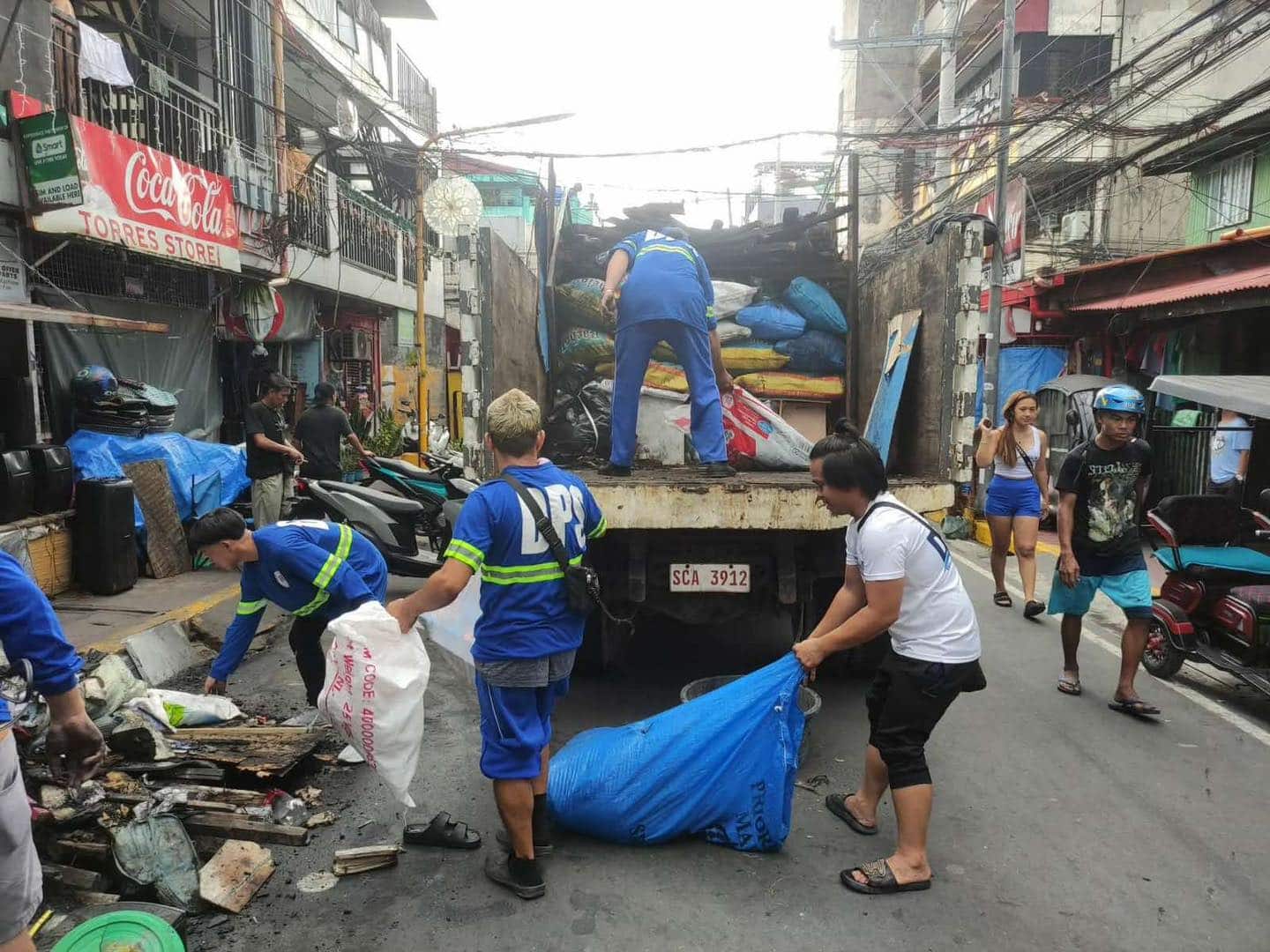 160 garbage trucks deployed in Manila to collect New Year trash