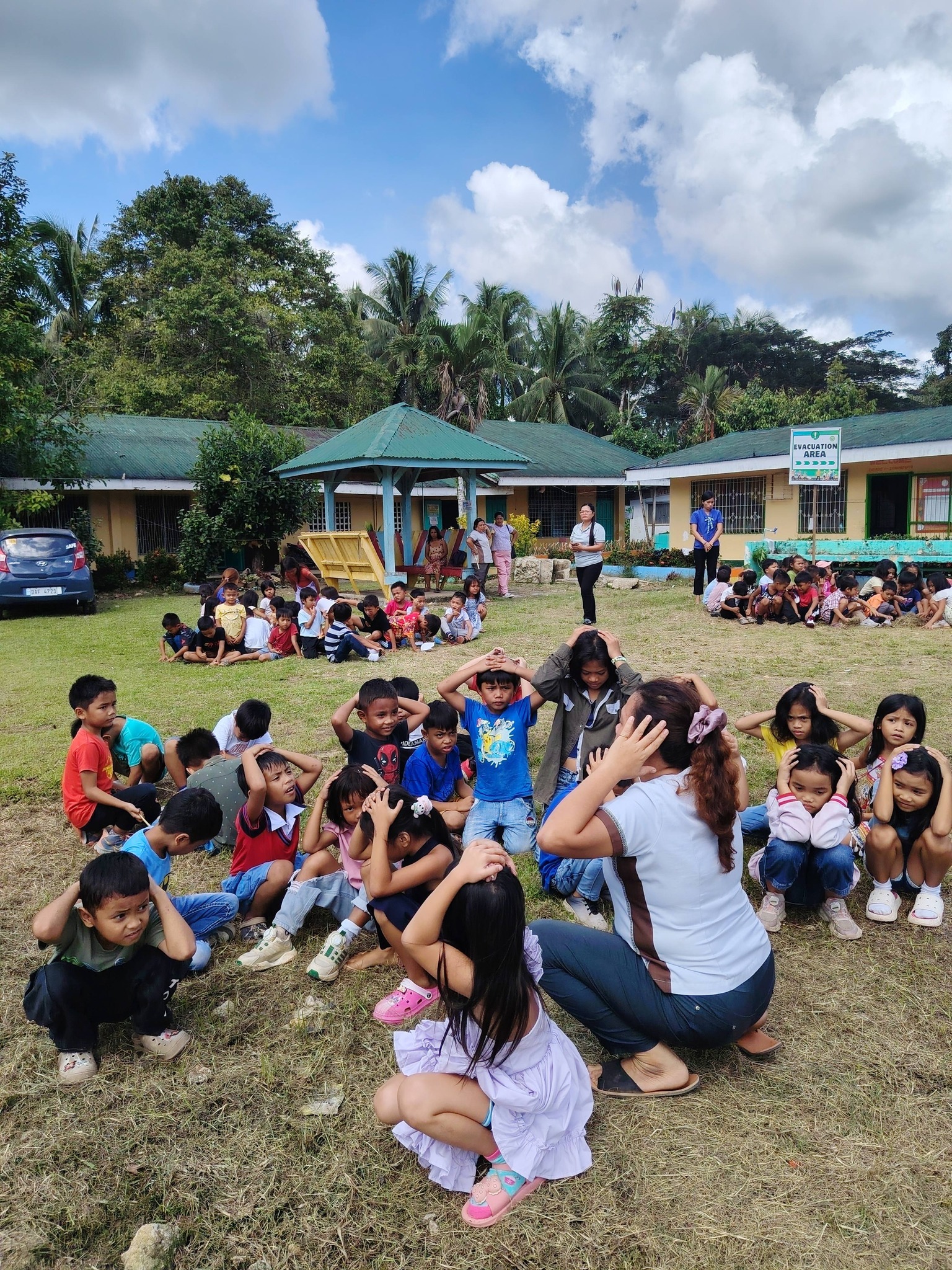 Agusan del Sur learners apply quake drill during Davao Oriental temblor