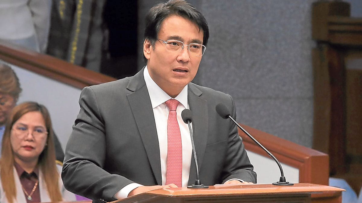 Bong Revilla arrives at Payatas Jail