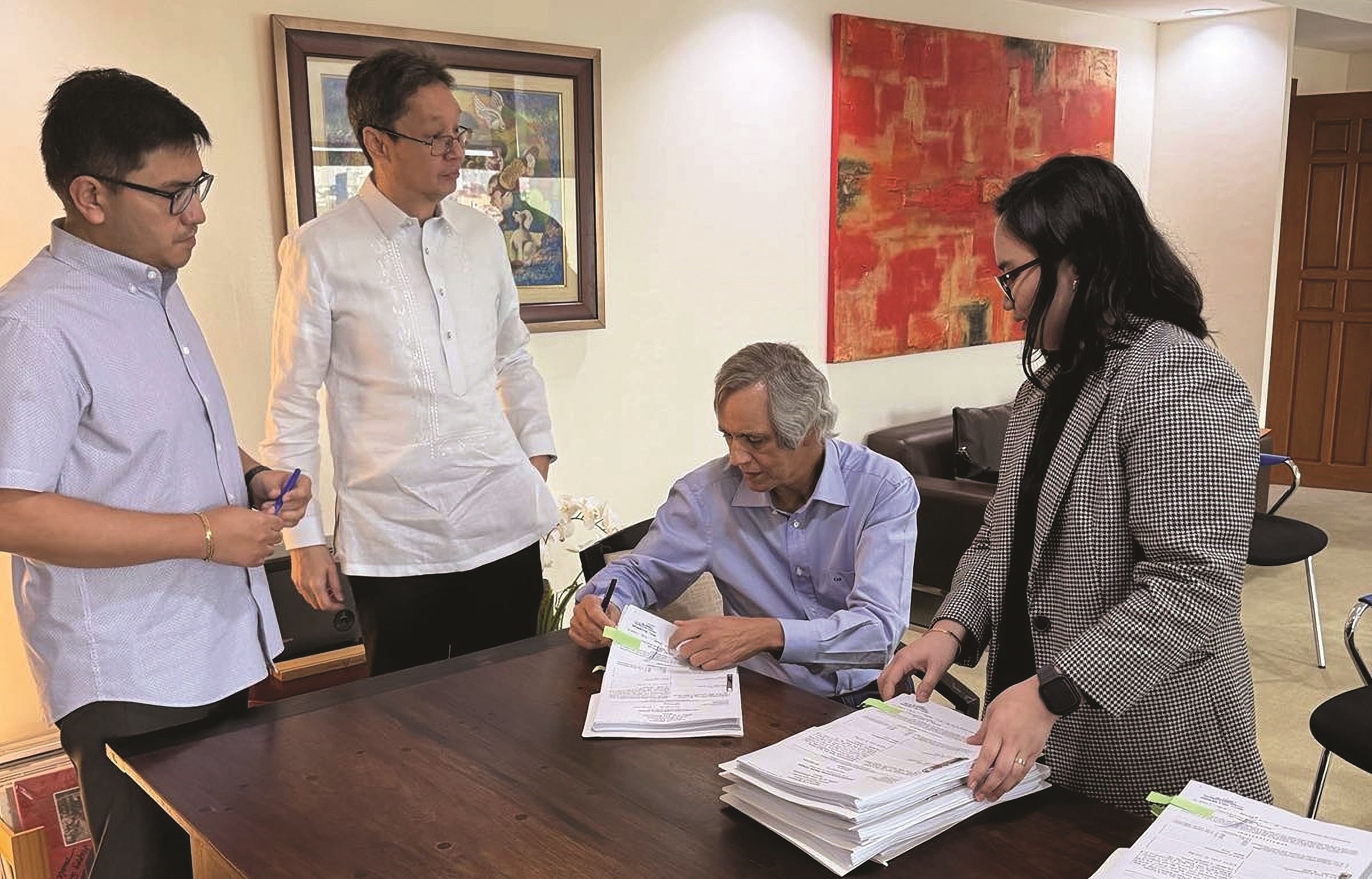 Razon sues Barzaga for P110M over FB post