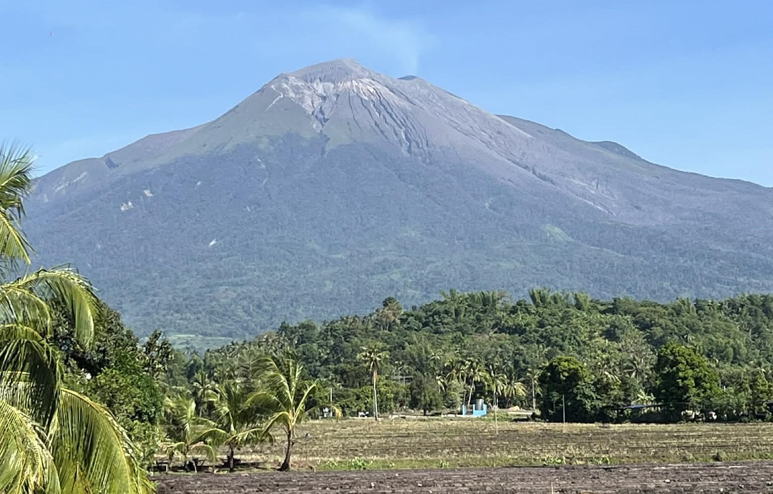 Phivolcs: Superheated gas detected at Mt. Kanlaon