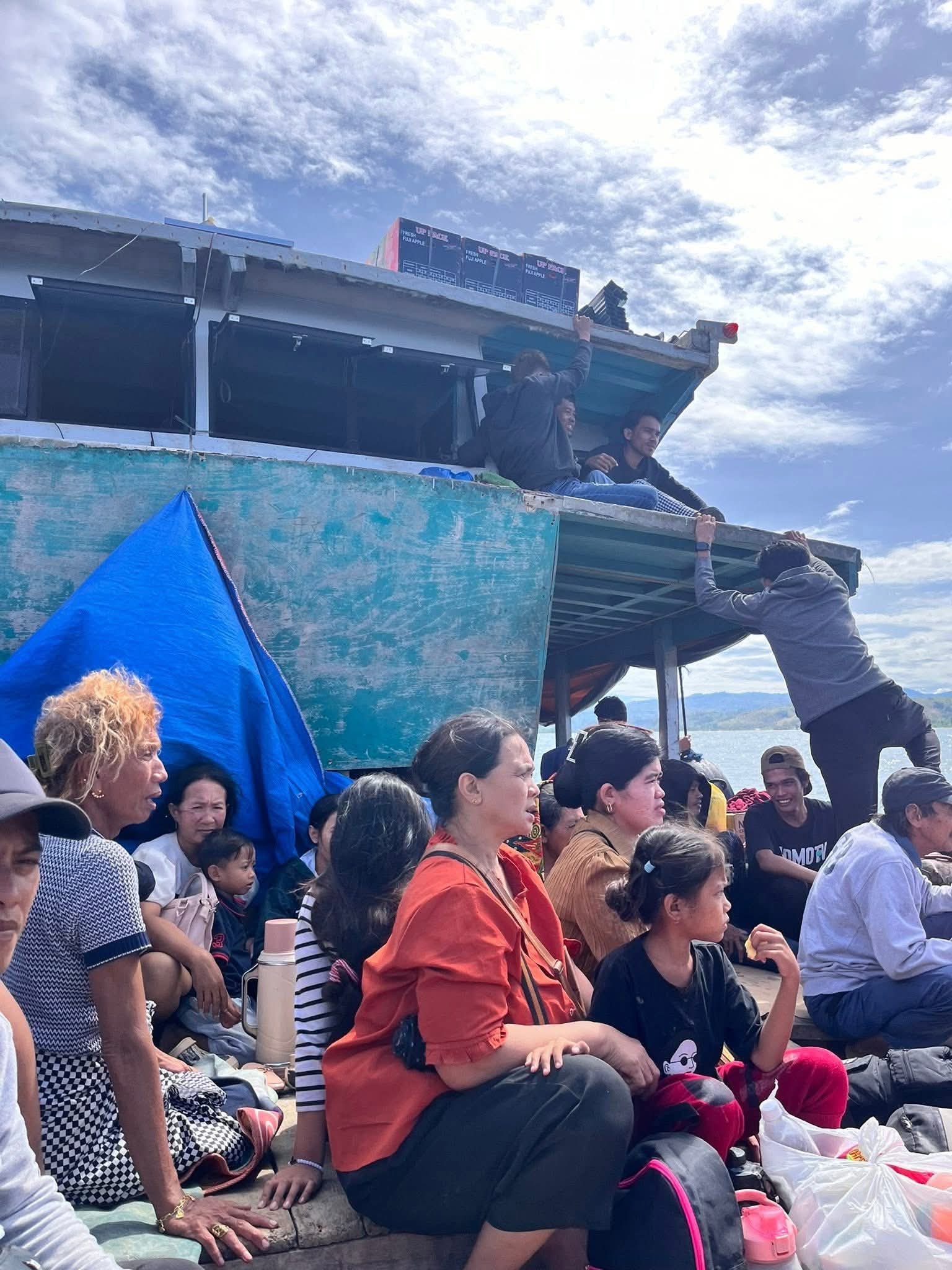 20 rescued from troubled boat off Basilan