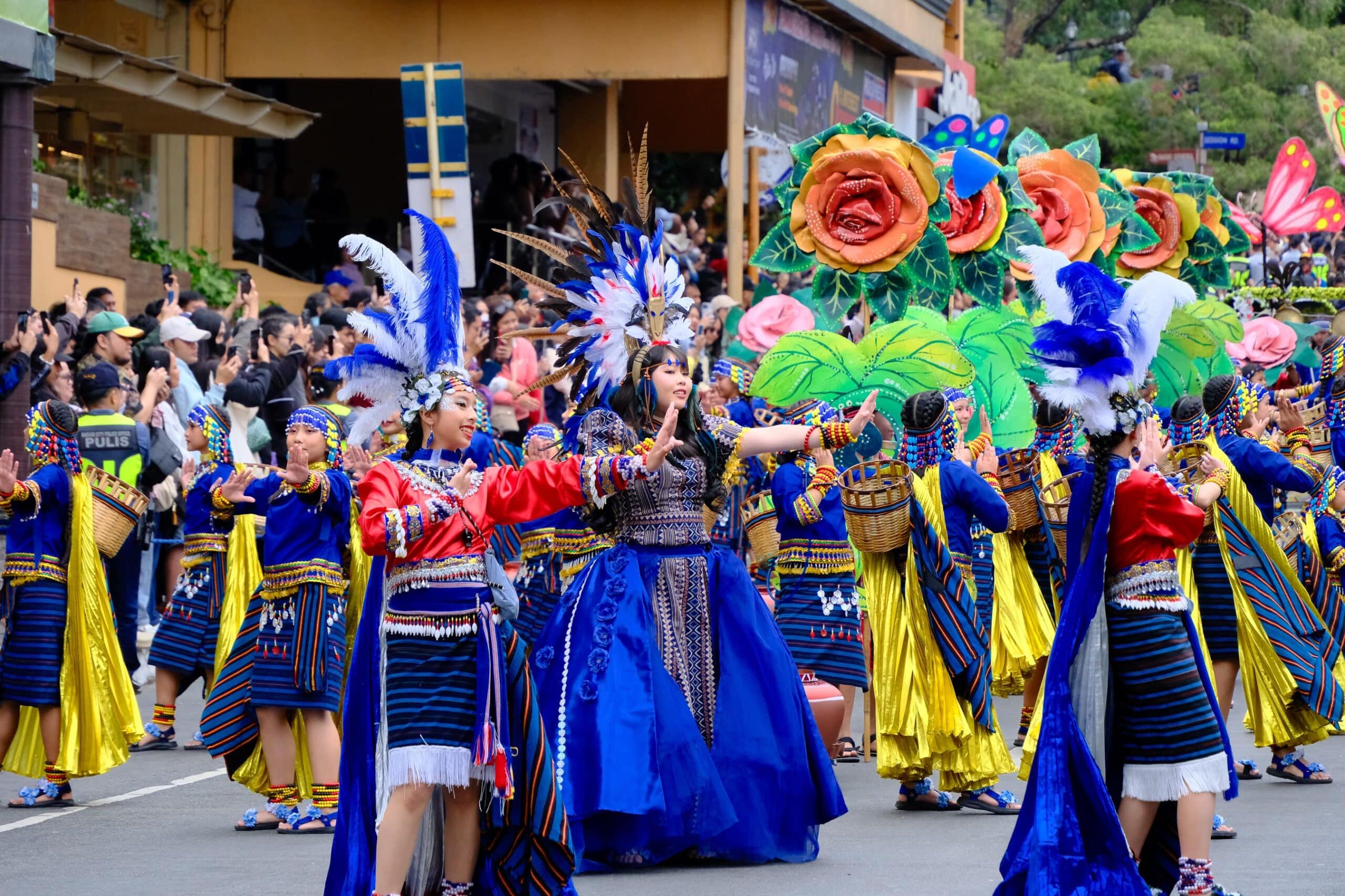14°C chill greets opening parade of 30th Baguio Flower Festival