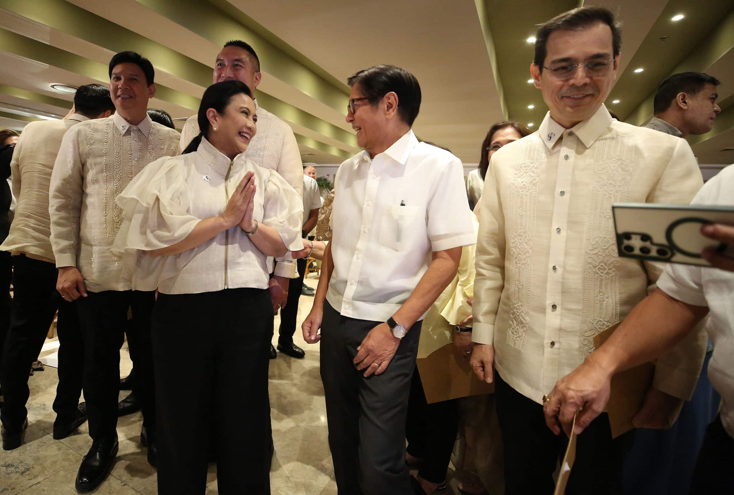 Another Marcos-Robredo meeting, this time in Palace