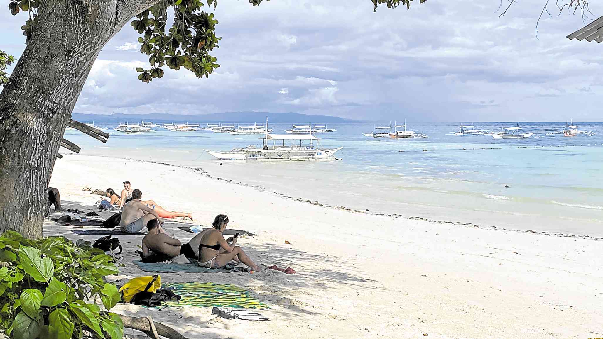 Foreign visitors prop up tourism growth in Bohol