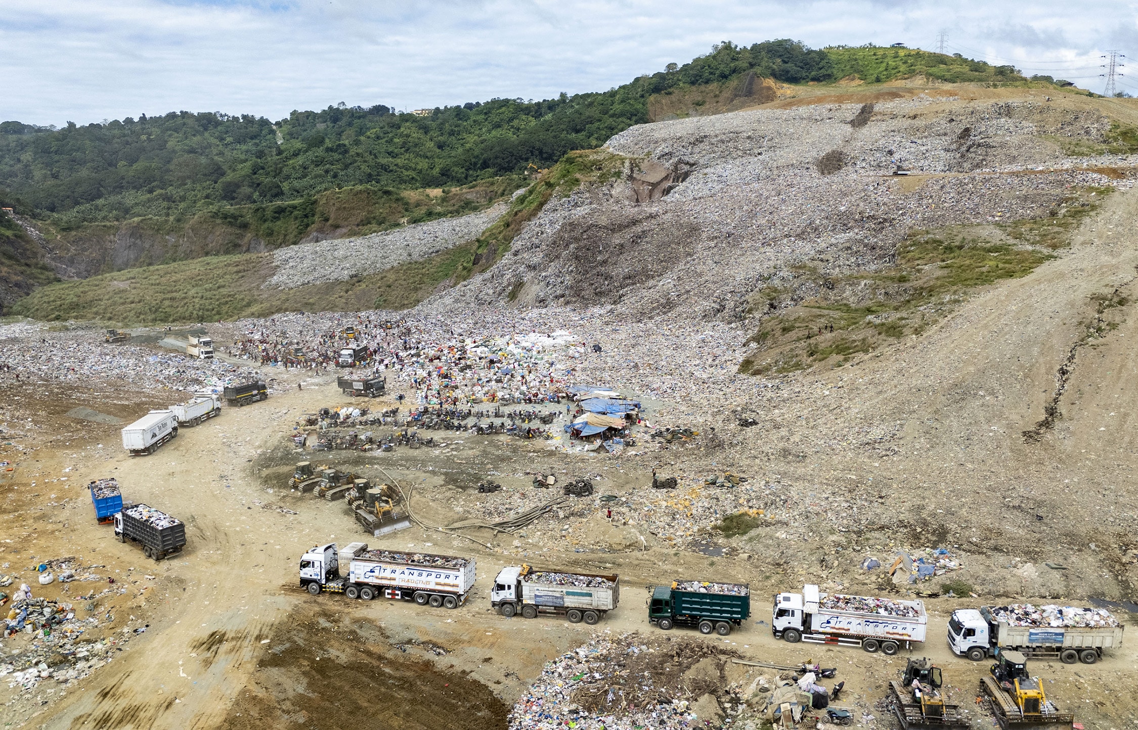 1 dead, 2 remain missing in Rizal landfill collapse