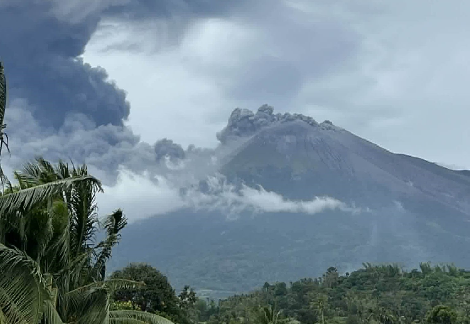 Kanlaon erupts; ashfall hits 40 Negros villages