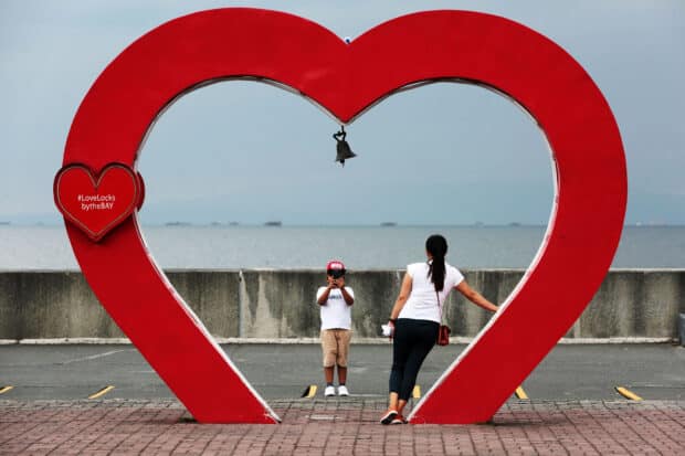 SWS survey: Filipinos ‘very happy’ with love life remain at all-time low