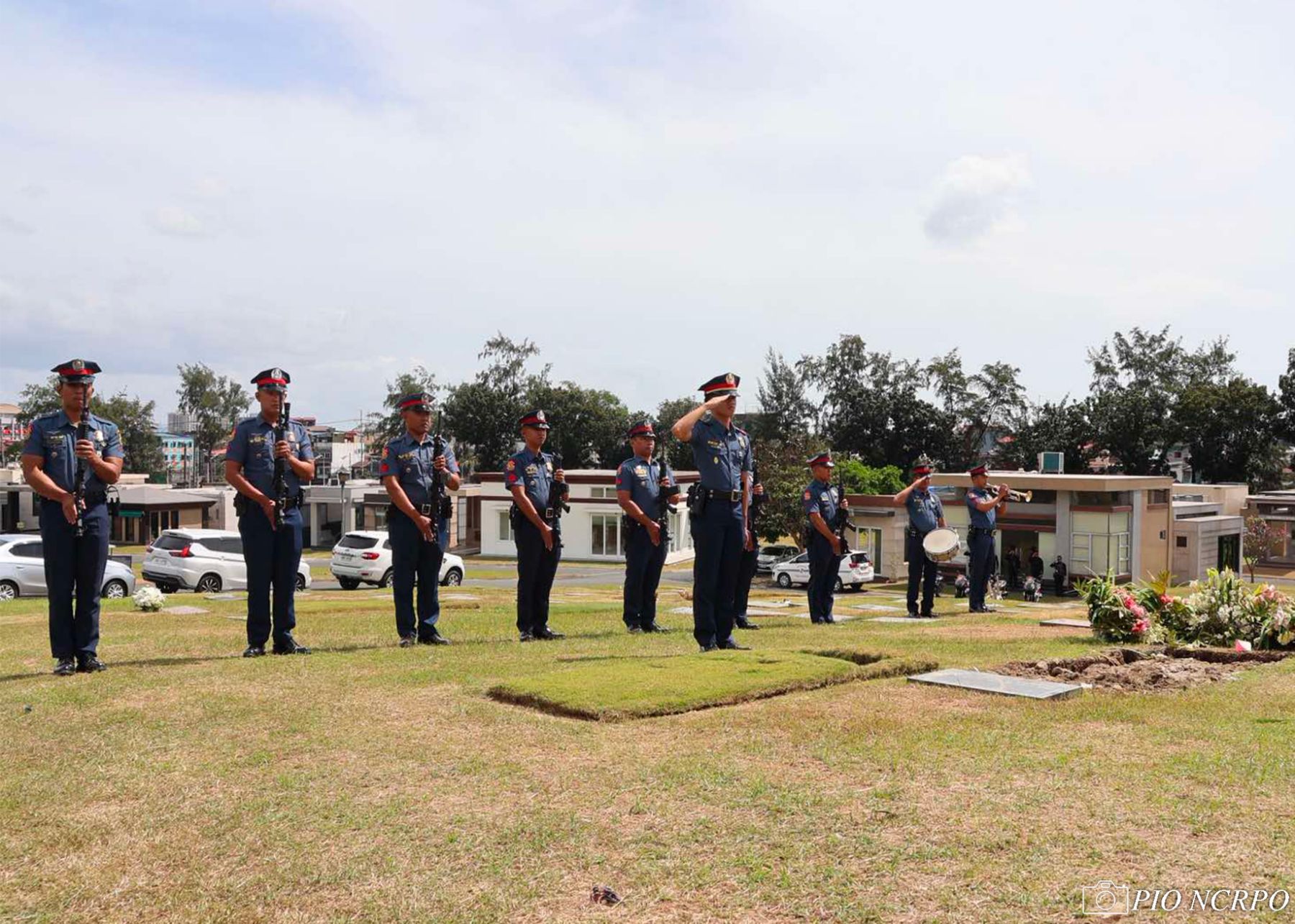 Slain cop’s husband files perjury case vs funeral parlor