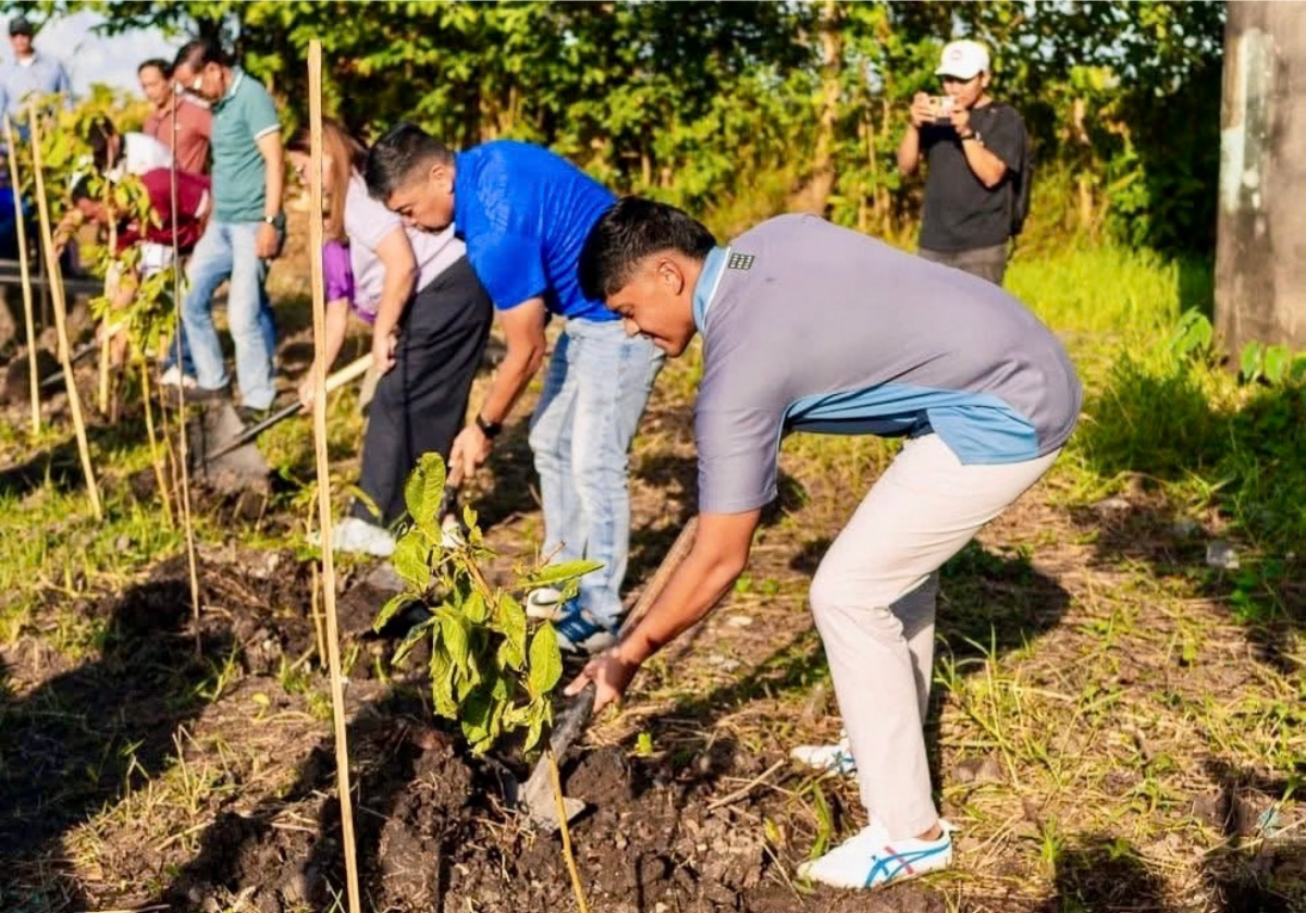 Camarines Sur launches anti-flood, green embankment project