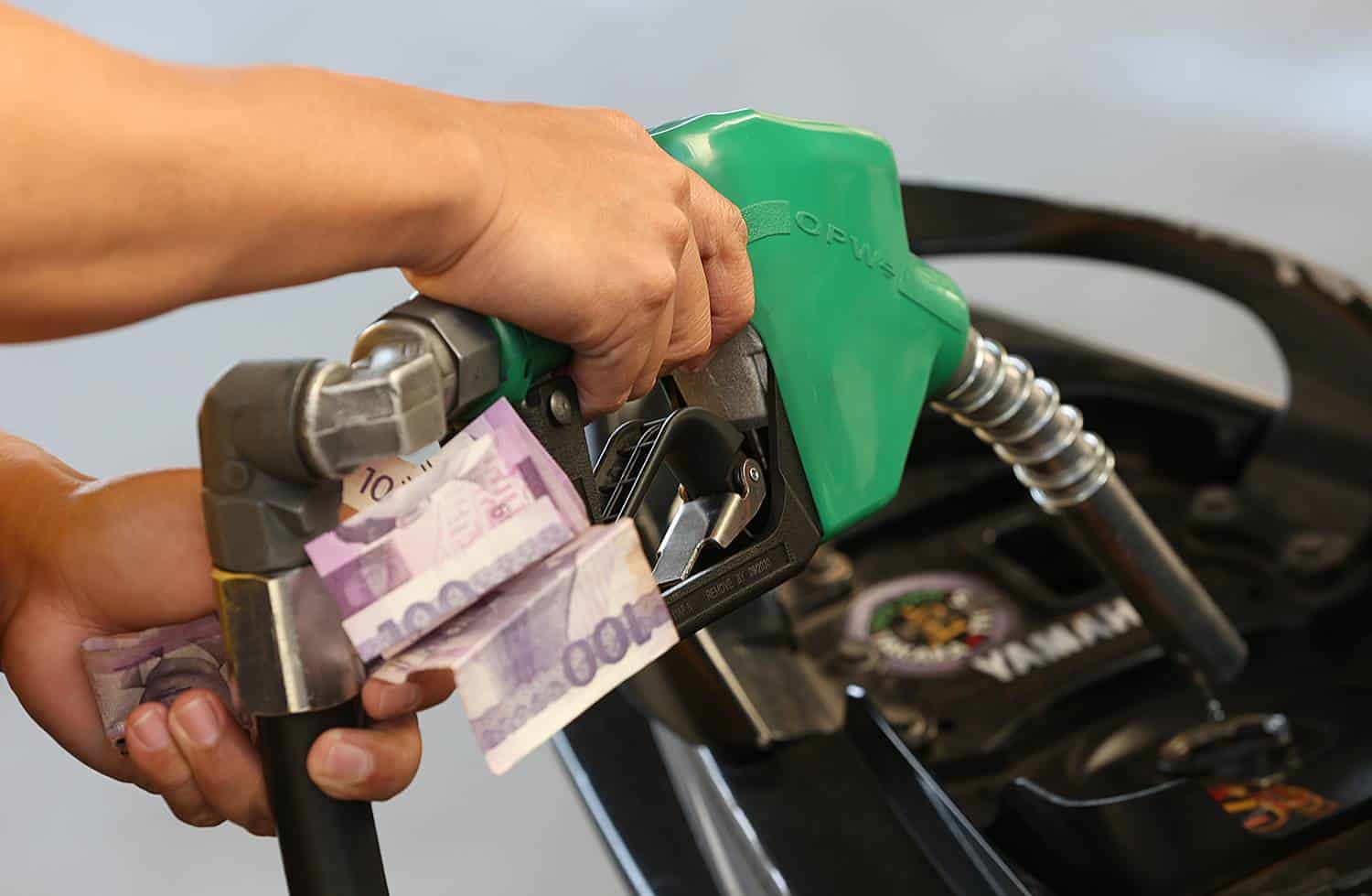 Gov't mulls new fare hikes, fuel subsidy, urges dialogue