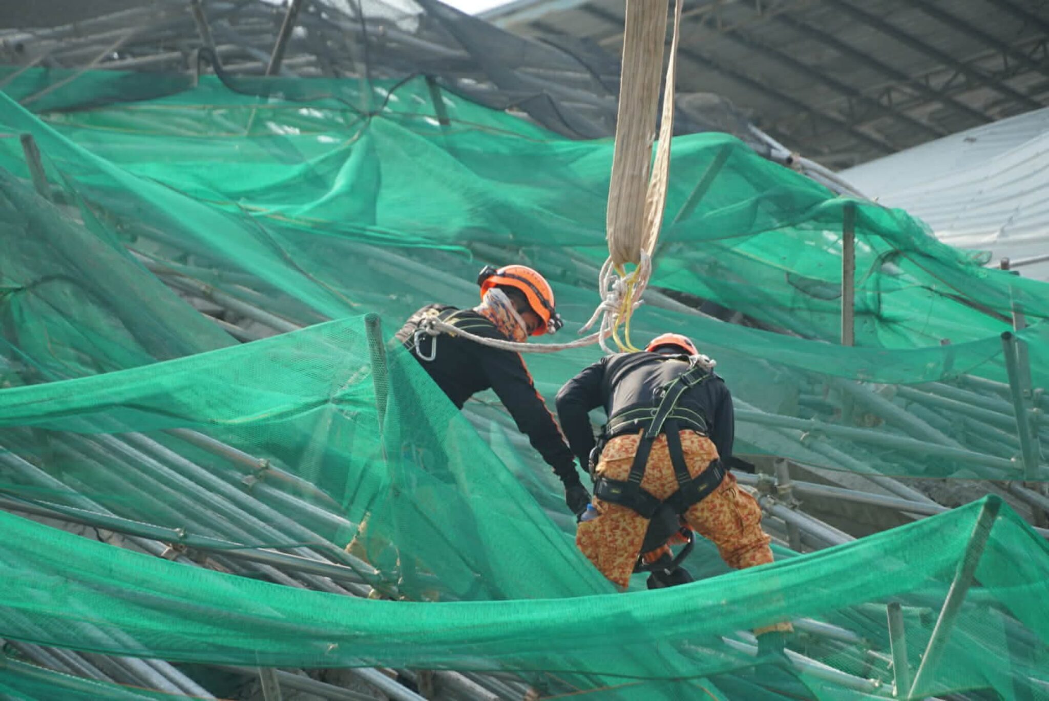 Search and rescue ops resume at Angeles building collapse site