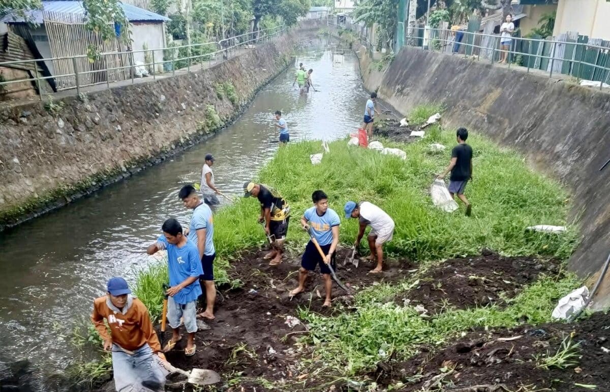 `Bayanihan' effort revives rivers in Albay town
