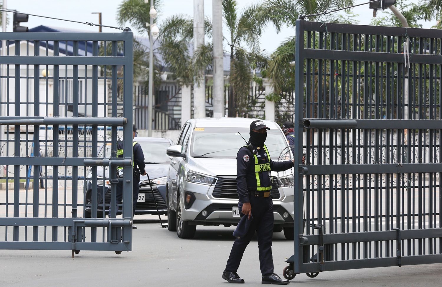 Sinabi ni Gatchalian na hindi naka-lockdown ang Senado; hinihimok ang mga kapantay na magtrabaho nang malayuan Sinabi ni Gatchalian na hindi naka-lockdown ang Senado; hinihimok ang mga kapantay na magtrabaho nang malayuan