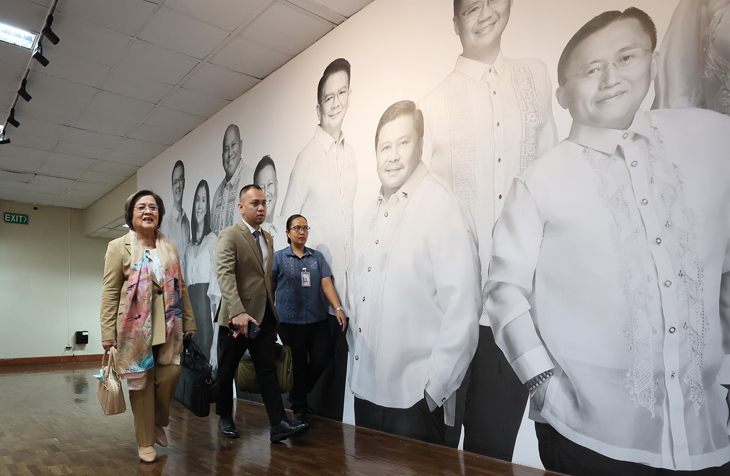House prosecutors: Open box of VP’s tax records
