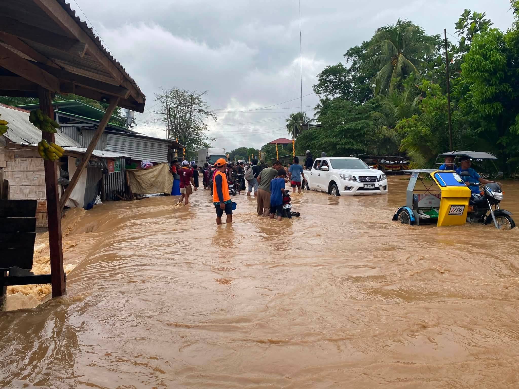 400 cops deployed to aid flood victims in BARMM