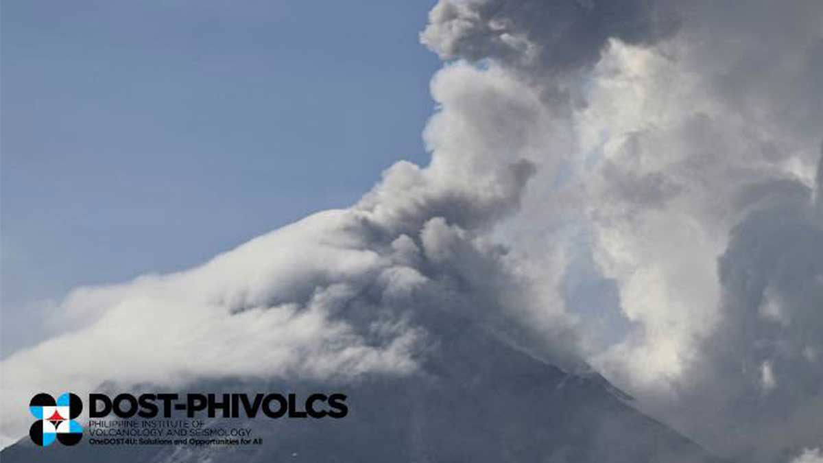 Lava fountaining recorded in Mayon Volcano
