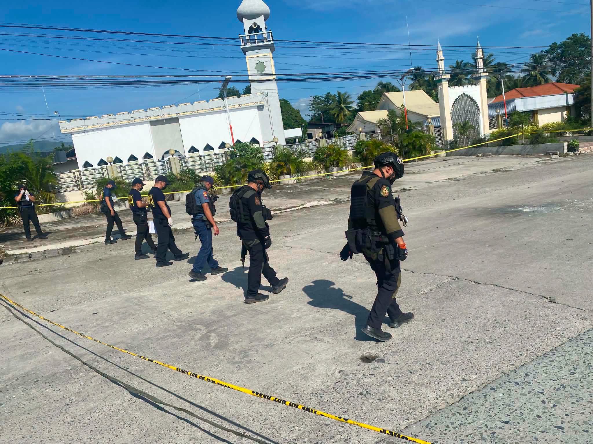 2 sundalo sa 5 sugatan sa pag-atake ng granada sa Maguindanao Sur 2 sundalo sa 5 sugatan sa pag-atake ng granada sa Maguindanao Sur