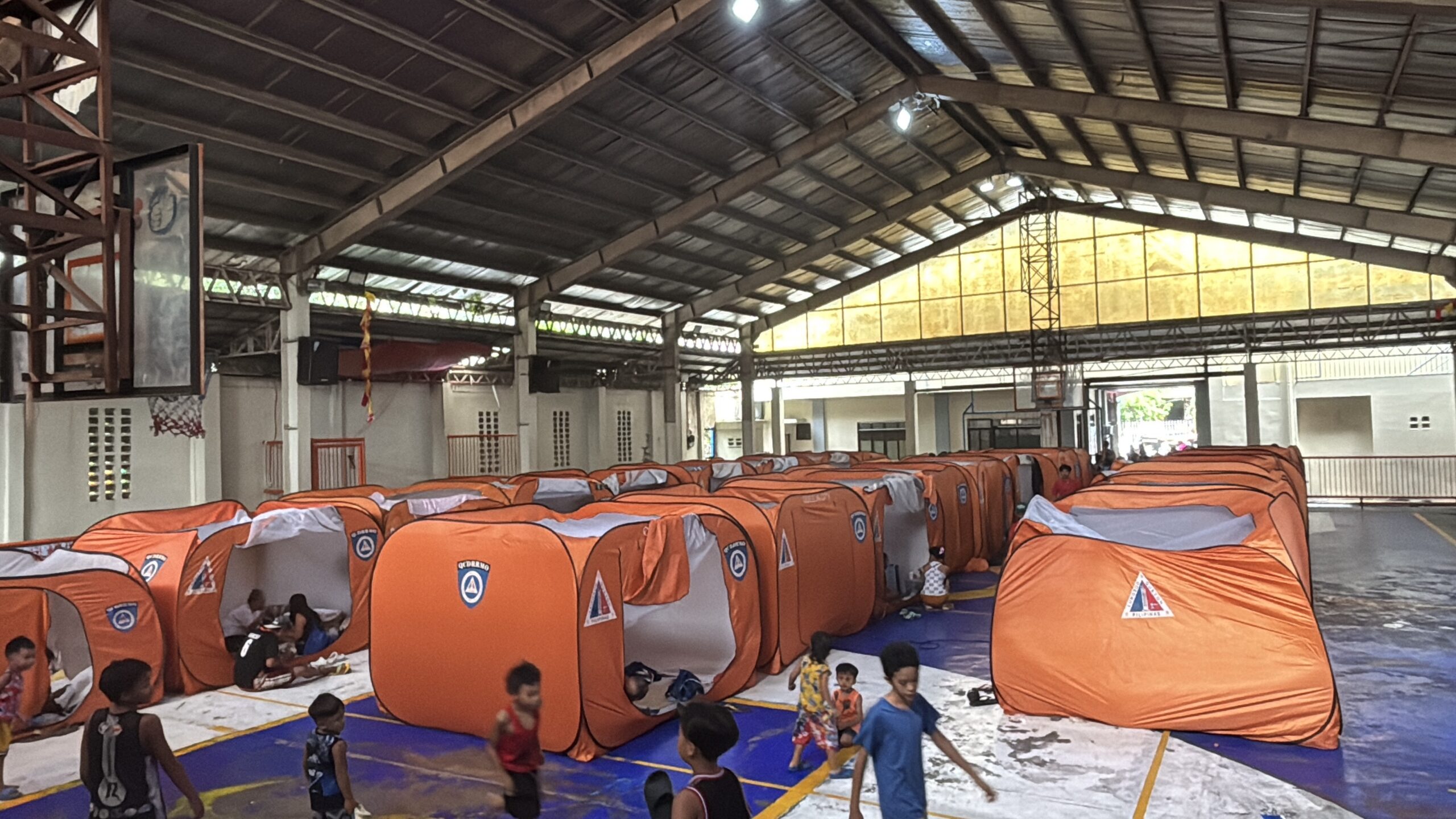Quezon City LGU gives evacuees antibiotics for leptospirosis treatment