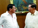 No urgency to talk to ex-Presidents as Enrile 'fully concurred' with Duterte's WPS policy – Palace