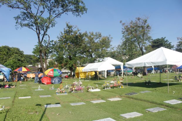 Loyola Memorial Park gets fewer visitors on All Souls’ Day | Inquirer News